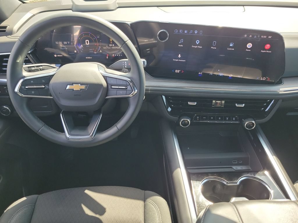 Used 2026 Chevrolet Suburban LS RWD image 11