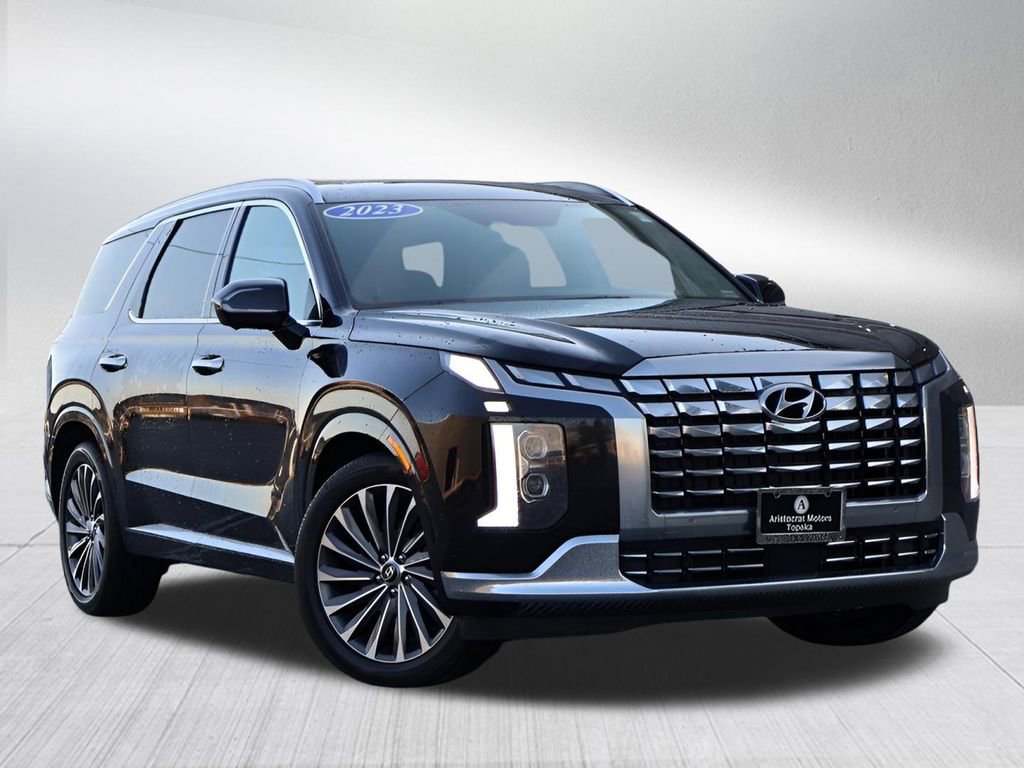 Used 2023 Hyundai Palisade Calligraphy image 1
