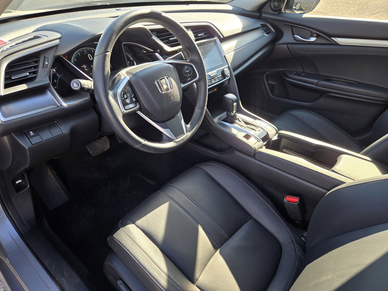 Used 2018 Honda Civic EX-L image 10