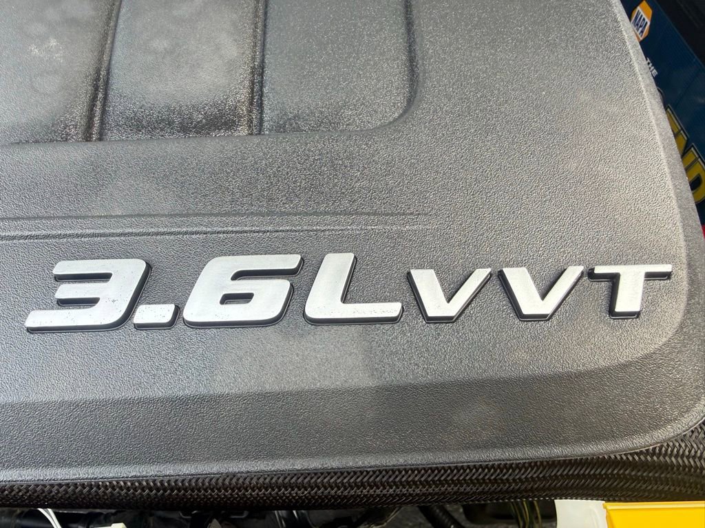 Used 2018 Dodge Grand Caravan SE w/ UConnect Hands-Free Group image 24