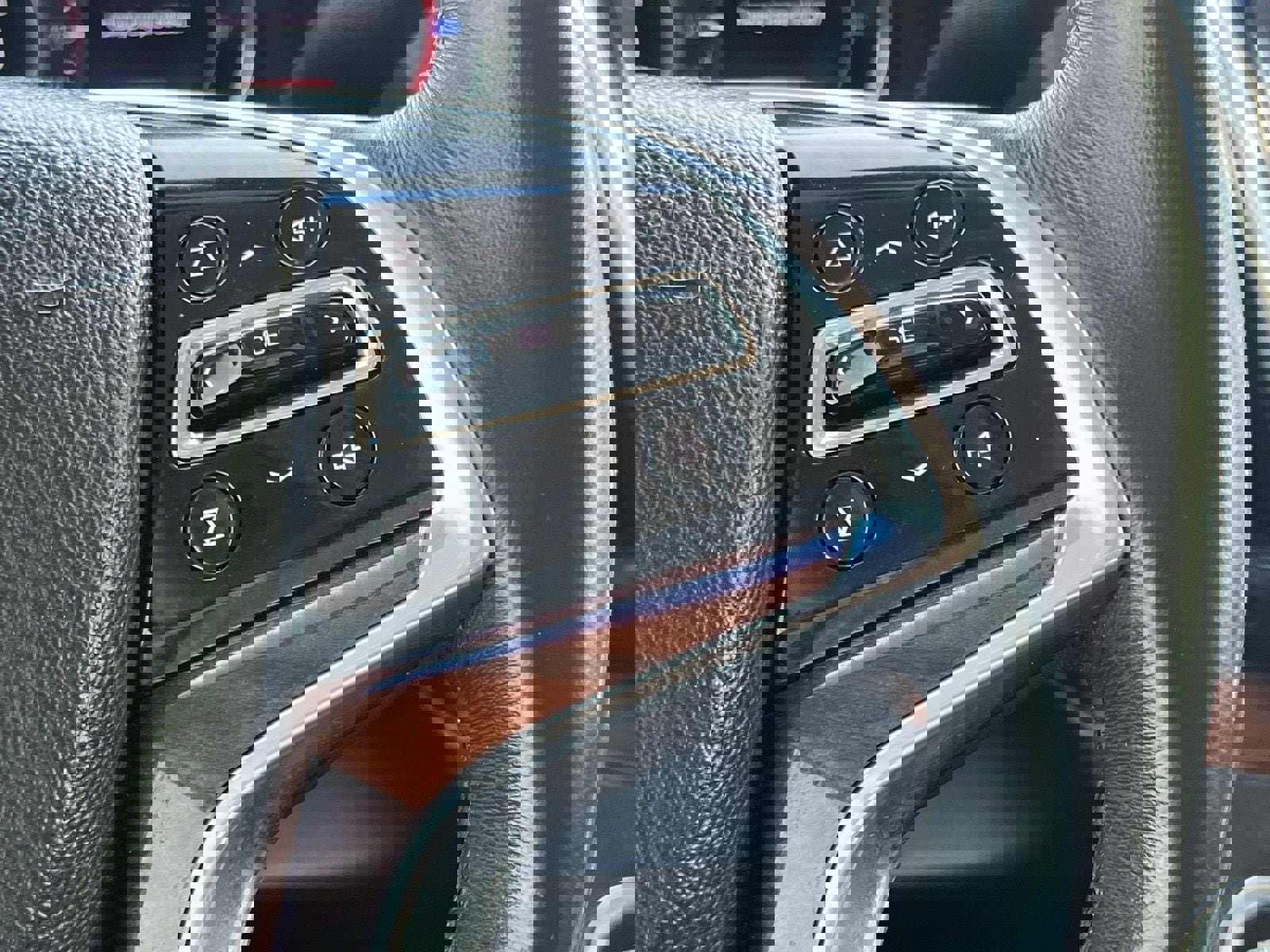 Used 2018 Cadillac Escalade Luxury RWD image 33