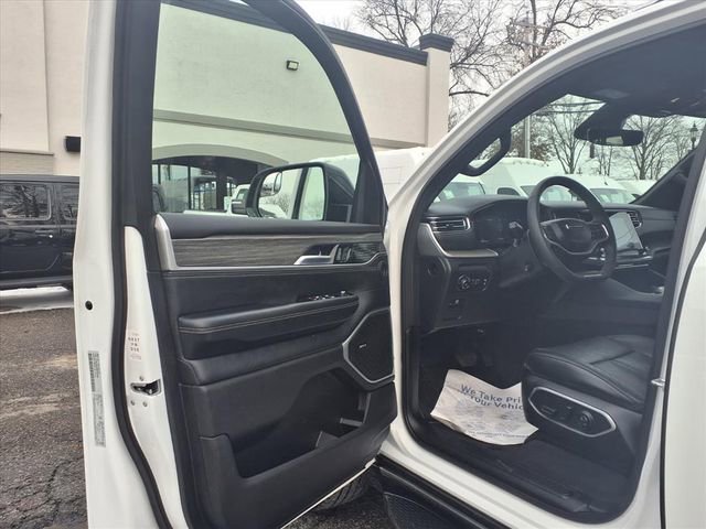 Used 2024 Jeep Wagoneer Series II image 14