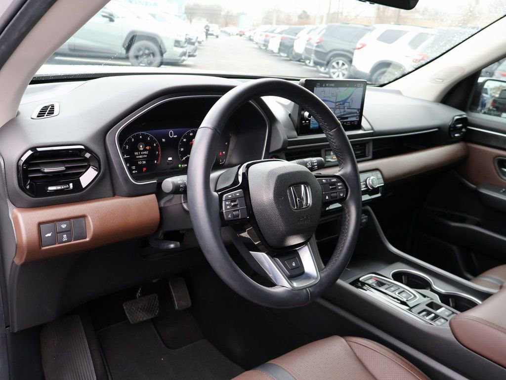 Certified 2025 Honda Pilot Elite image 18