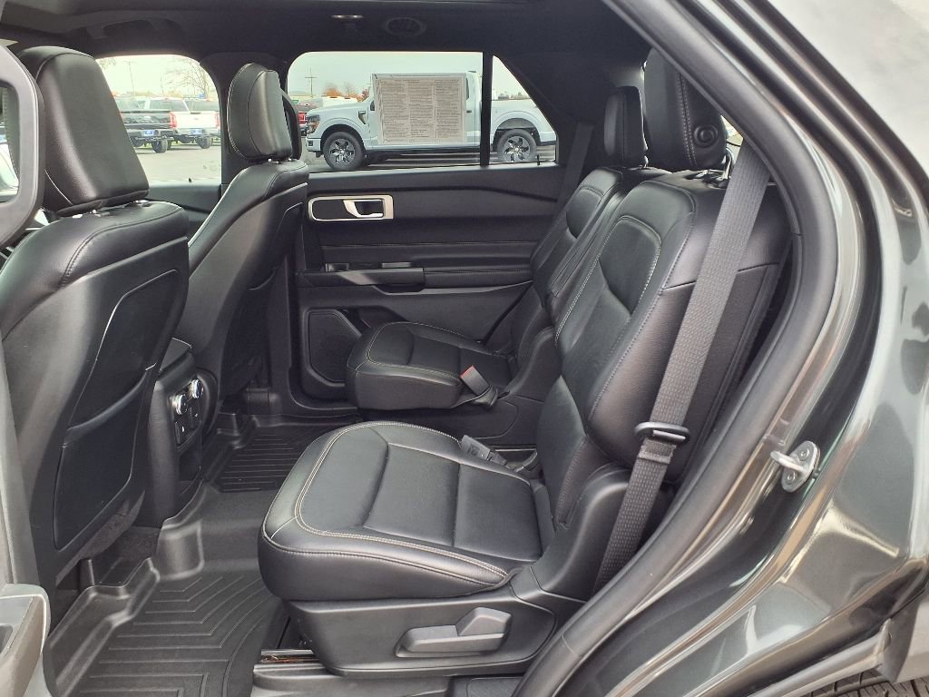 Certified 2020 Ford Explorer XLT w/ Equipment Group 202A image 19
