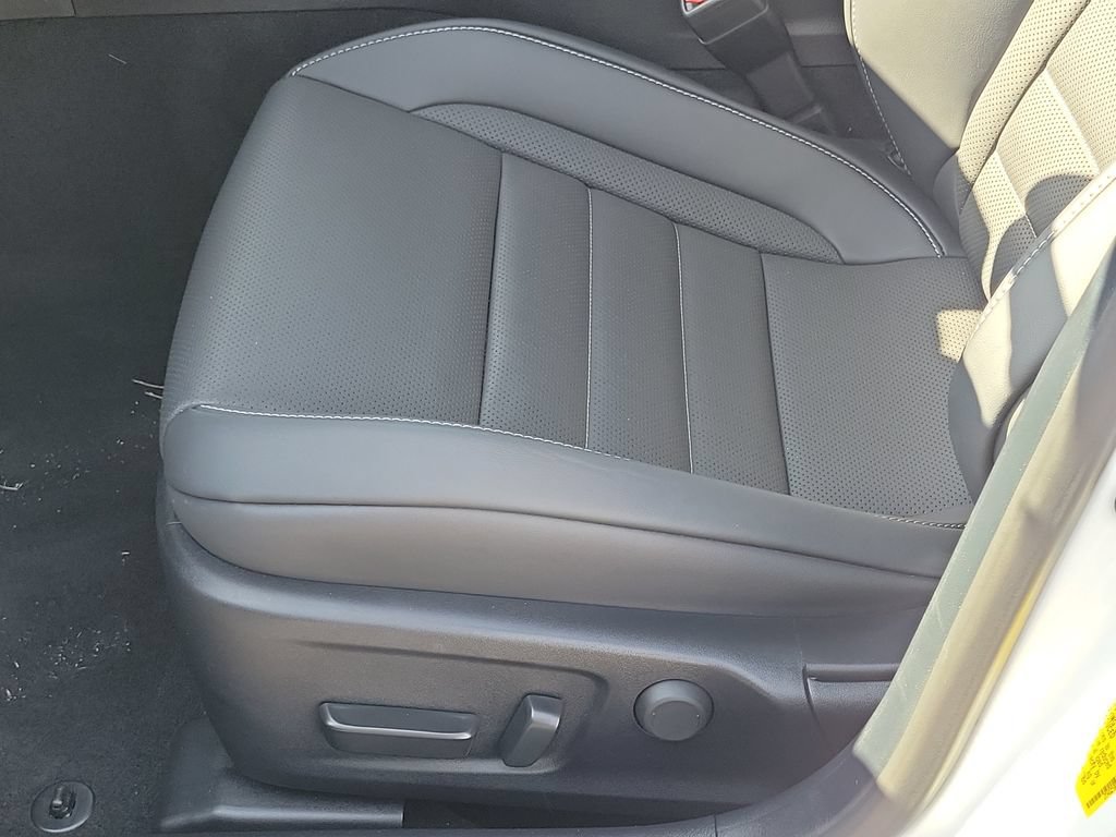 Used 2025 Lexus IS 350 F Sport RWD image 15