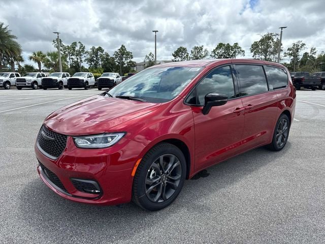 New 2026 Chrysler Pacifica Select image 7