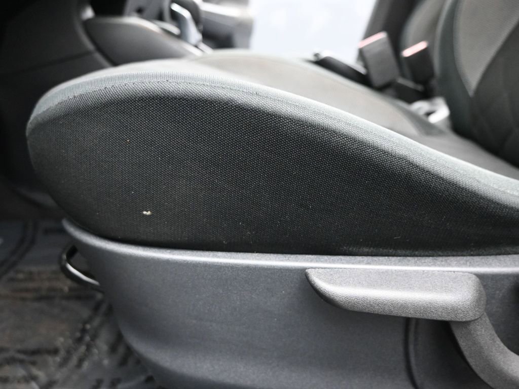 Used 2020 Nissan Kicks S image 10