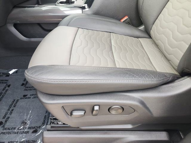 Used 2025 Chevrolet Silverado 2500 ZR2 w/ Technology Package image 26