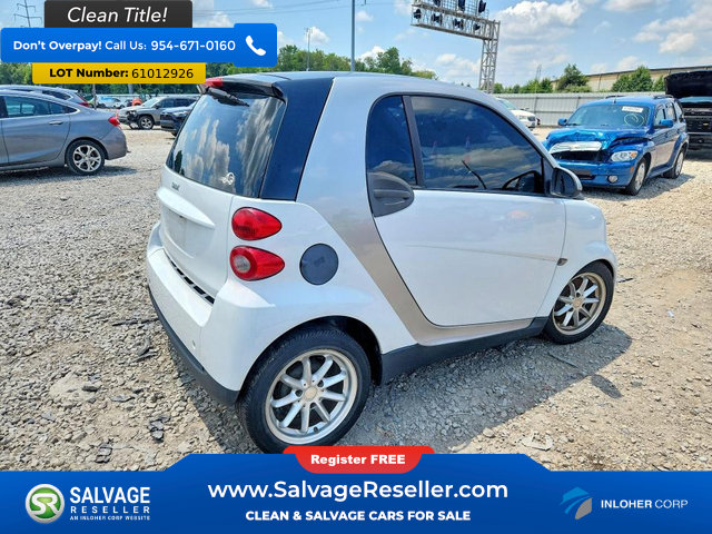 Used 2010 smart fortwo passion RWD image 4