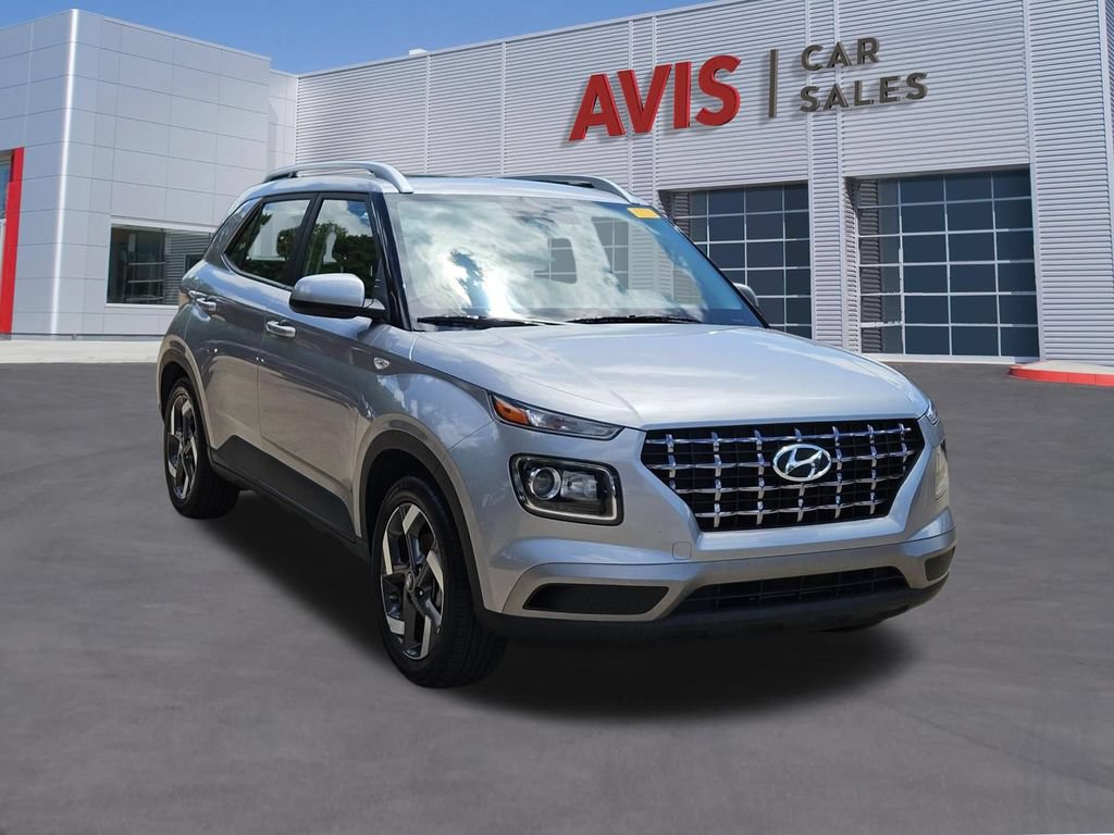Used 2025 Hyundai Venue SEL FWD image 15