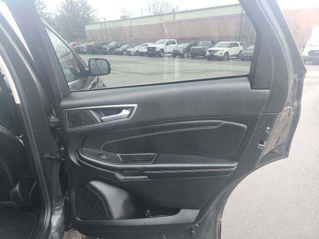 Used 2023 Ford Edge Titanium w/ Class II Trailer Tow Package image 13
