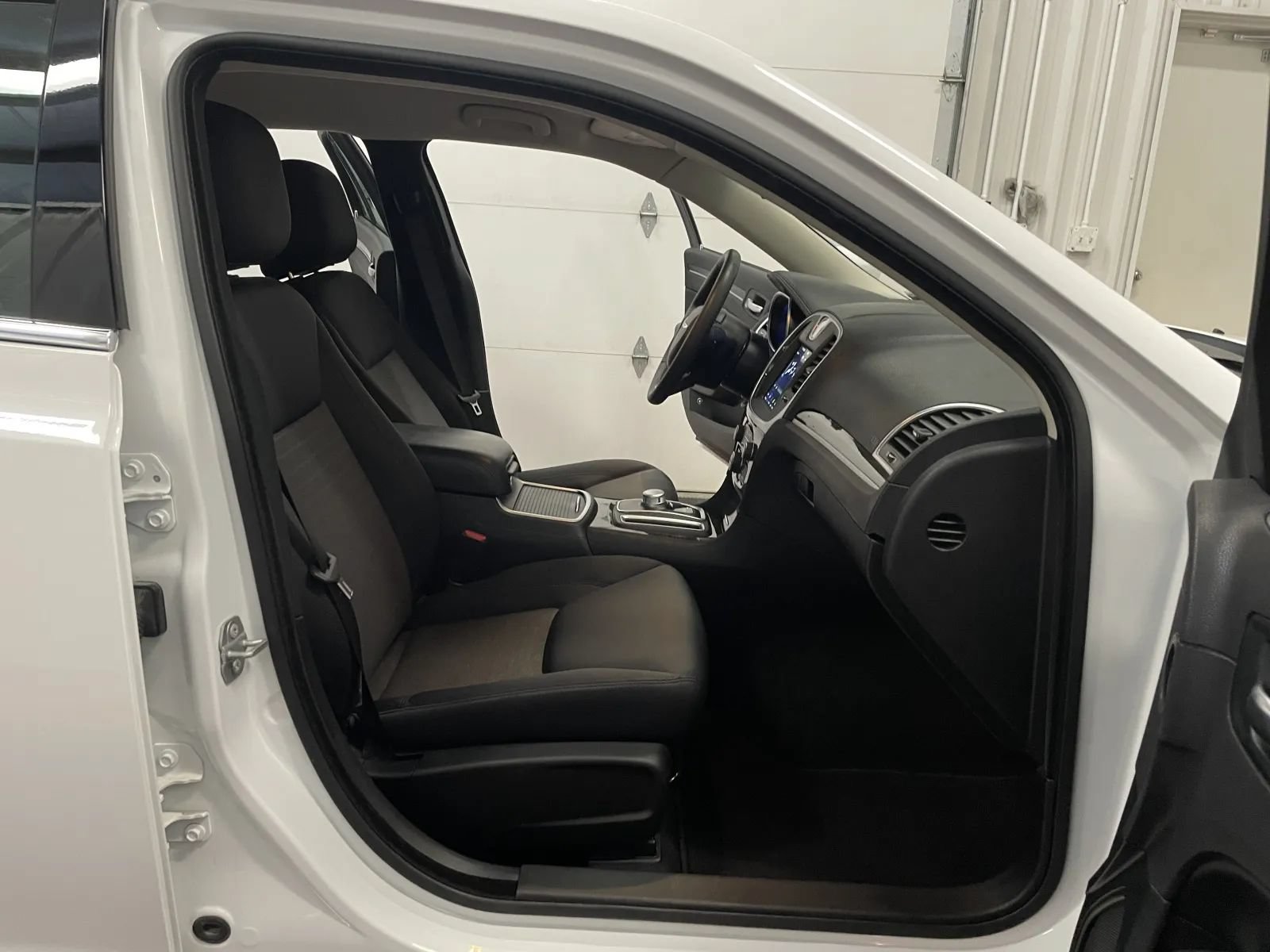 Used 2022 Chrysler 300 Touring AWD/4WD image 42
