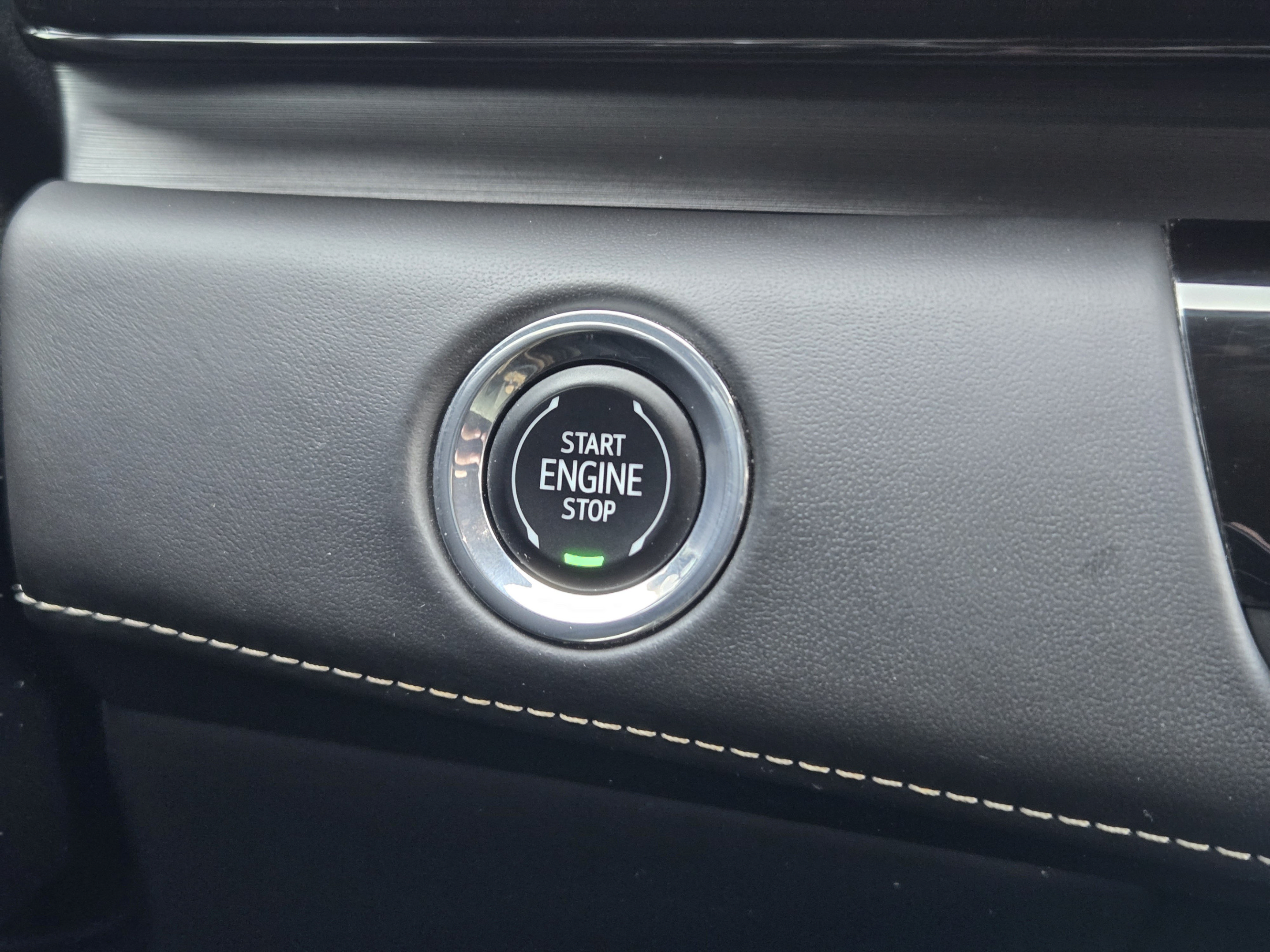 Used 2023 Cadillac Escalade ESV Sport Platinum w/ LPO, ONYX Package AWD/4WD image 19