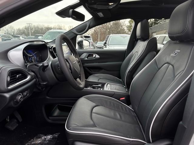 New 2026 Chrysler Pacifica Limited w/ S Appearance Package AWD/4WD image 17