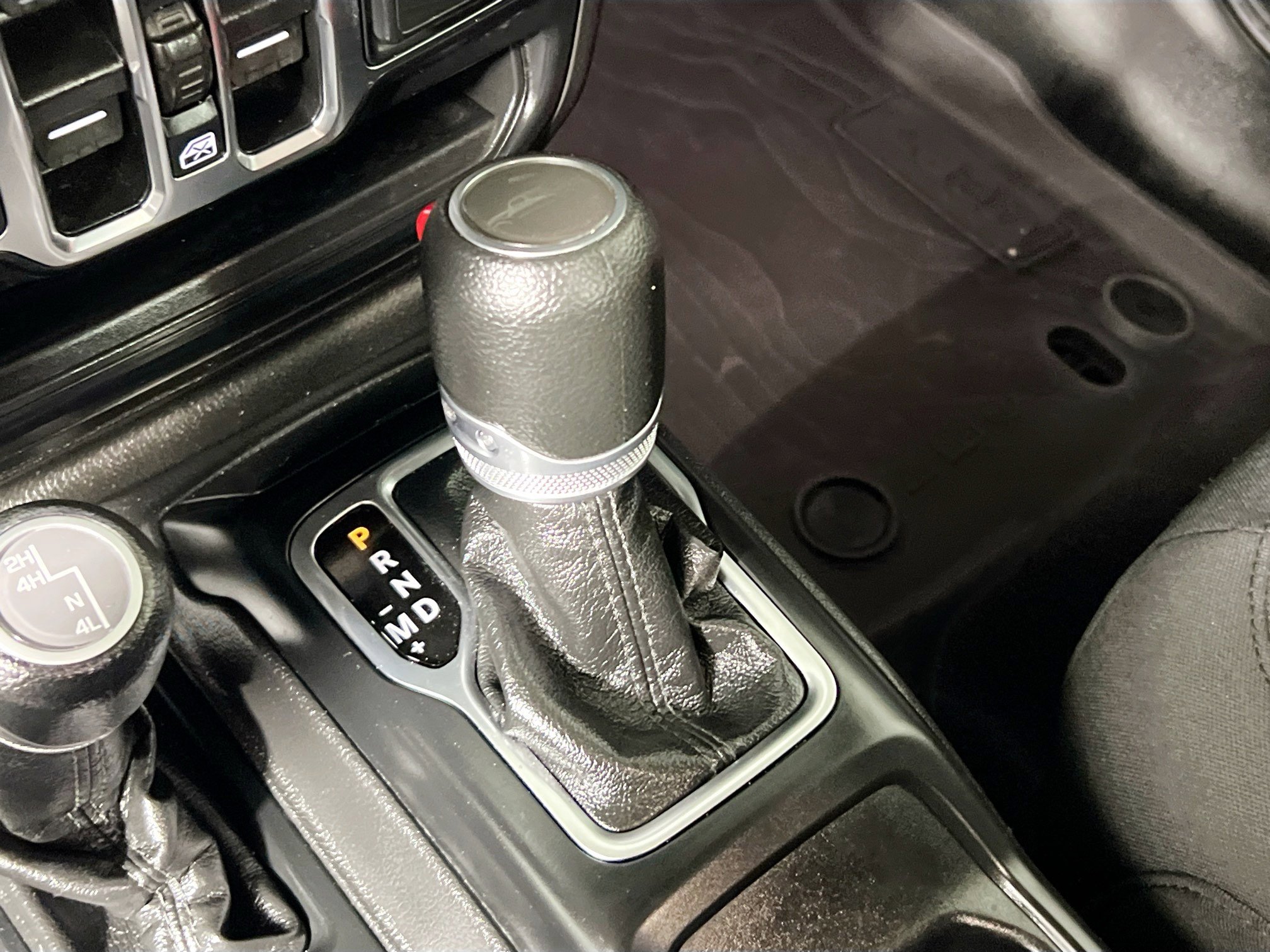 Used 2022 Jeep Gladiator Willys image 25