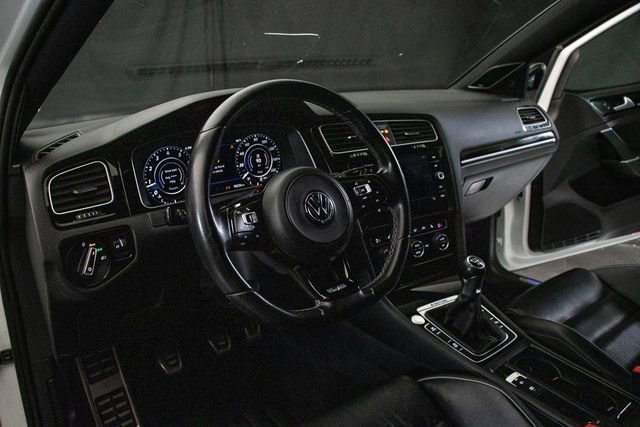 Used 2019 Volkswagen Golf R 4-Door image 23