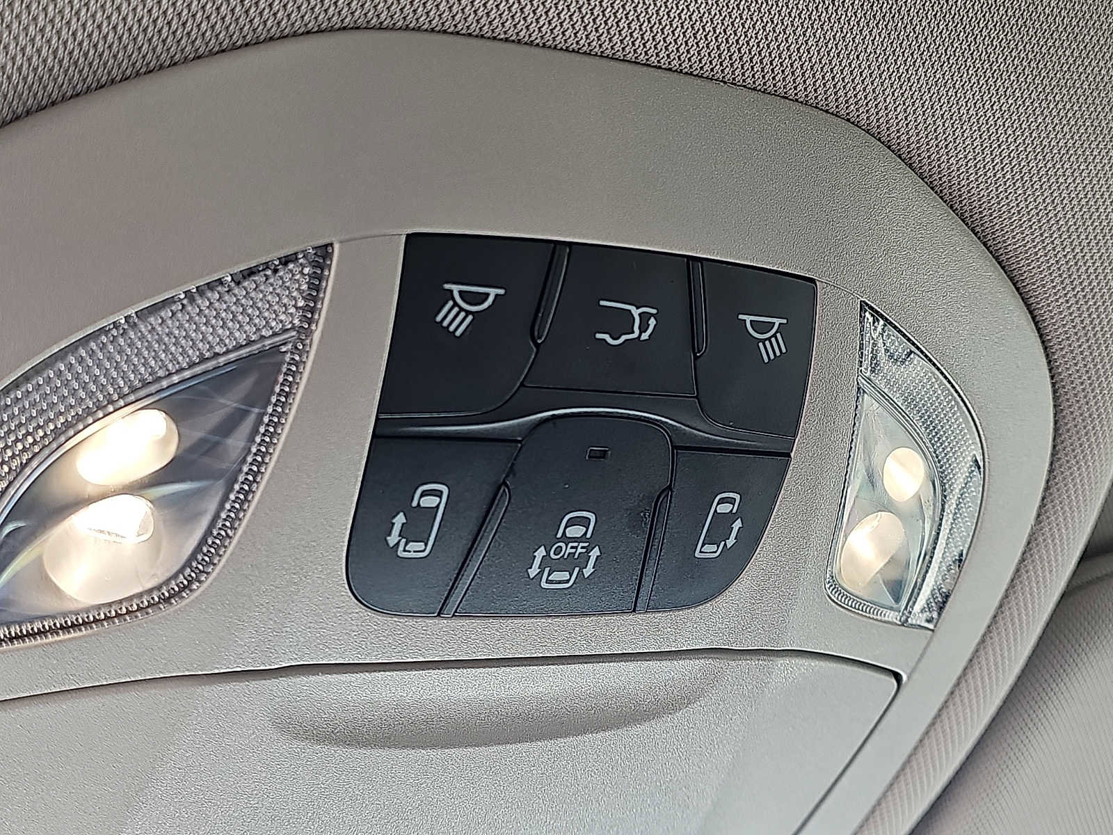 Used 2022 Chrysler Voyager LX w/ Fleet Security Group image 28