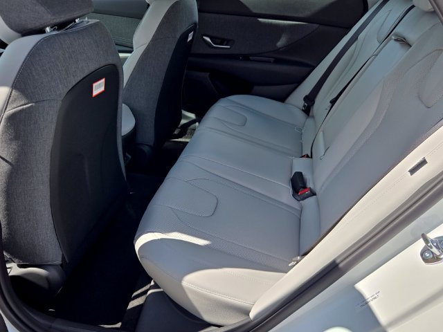 New 2026 Hyundai Elantra SEL Sport FWD image 6