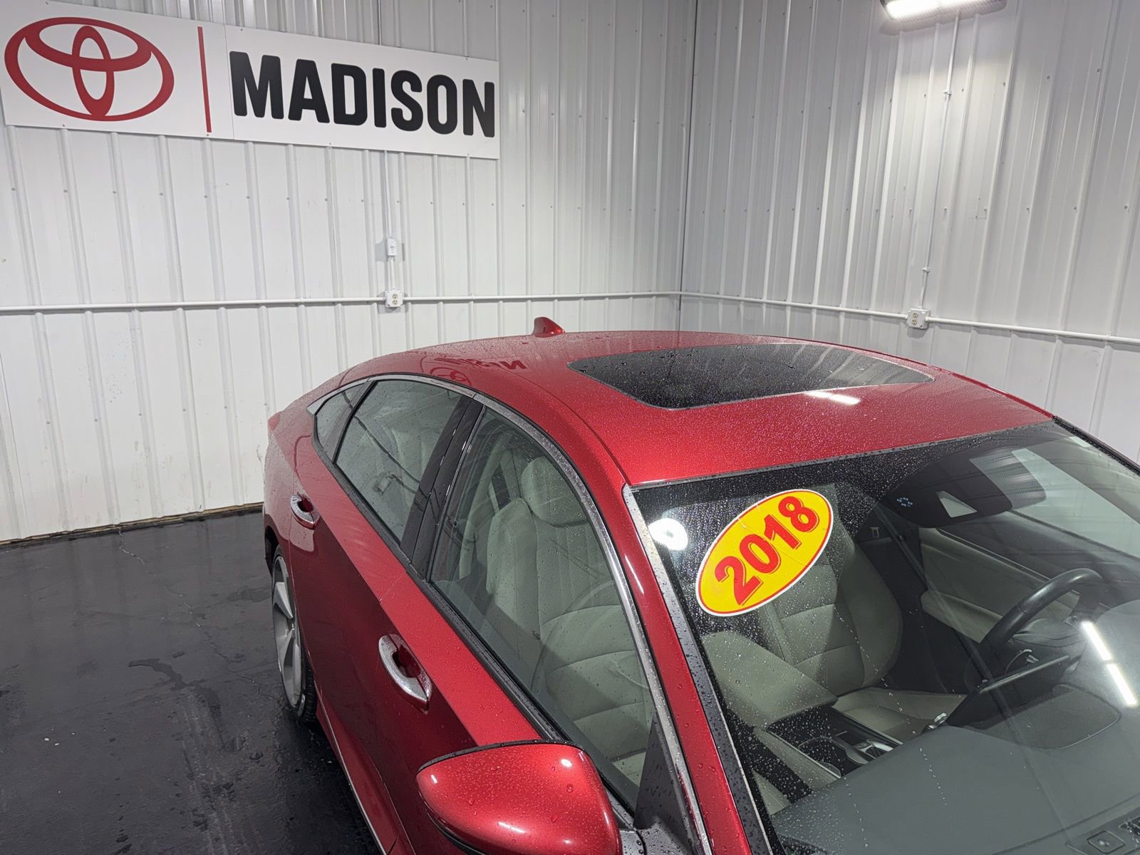 Used 2018 Honda Accord Touring image 10