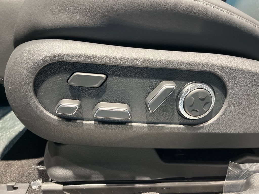 New 2024 Genesis GV60 RWD image 14