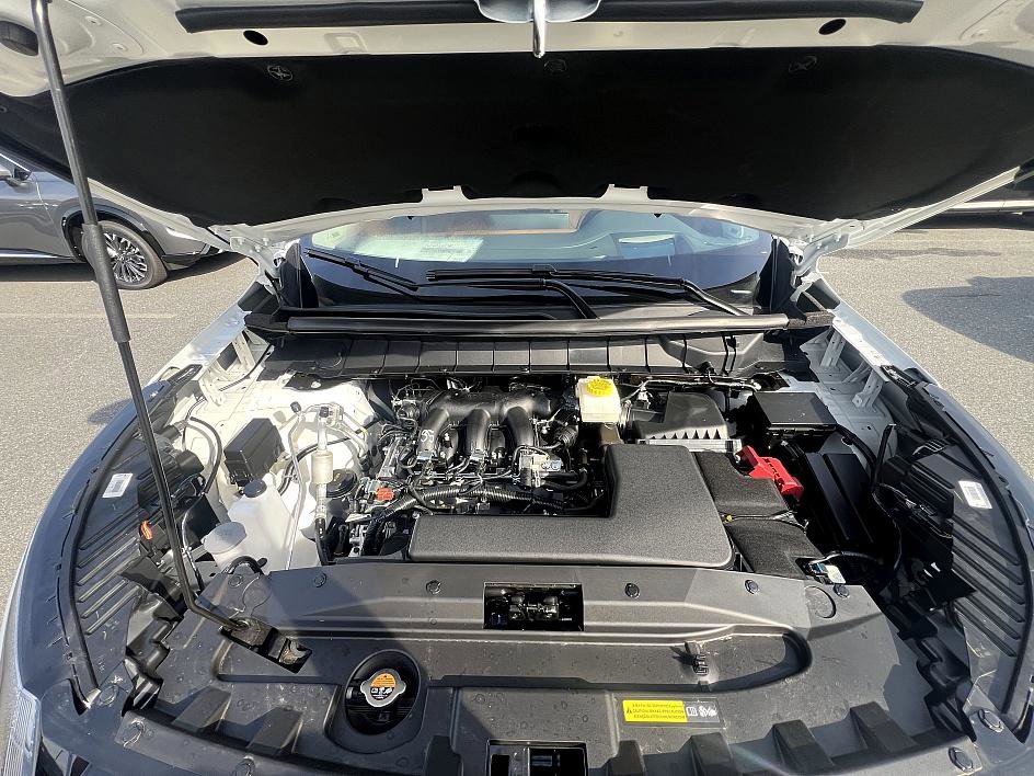 New 2026 Nissan Pathfinder Platinum image 10