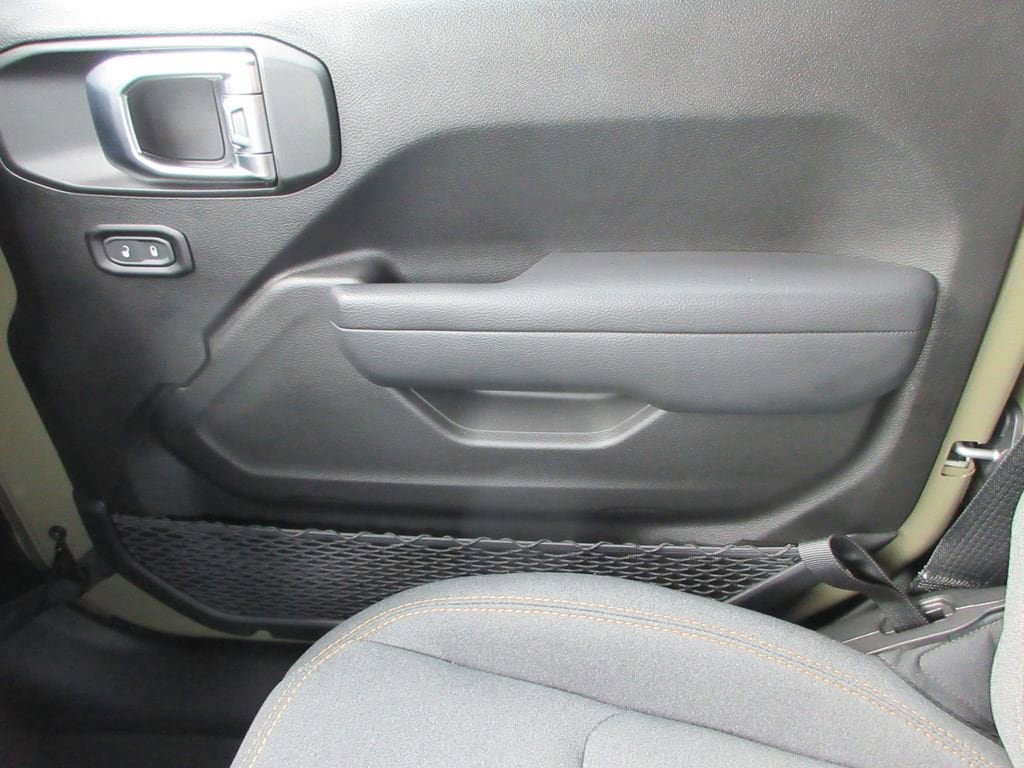 Used 2025 Jeep Wrangler Sport AWD/4WD image 26