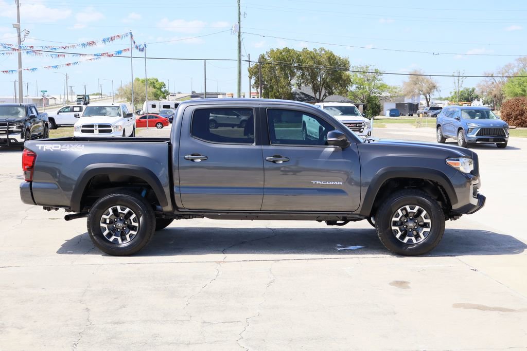 Used 2019 Toyota Tacoma TRD Off-Road w/ Technology Package image 9