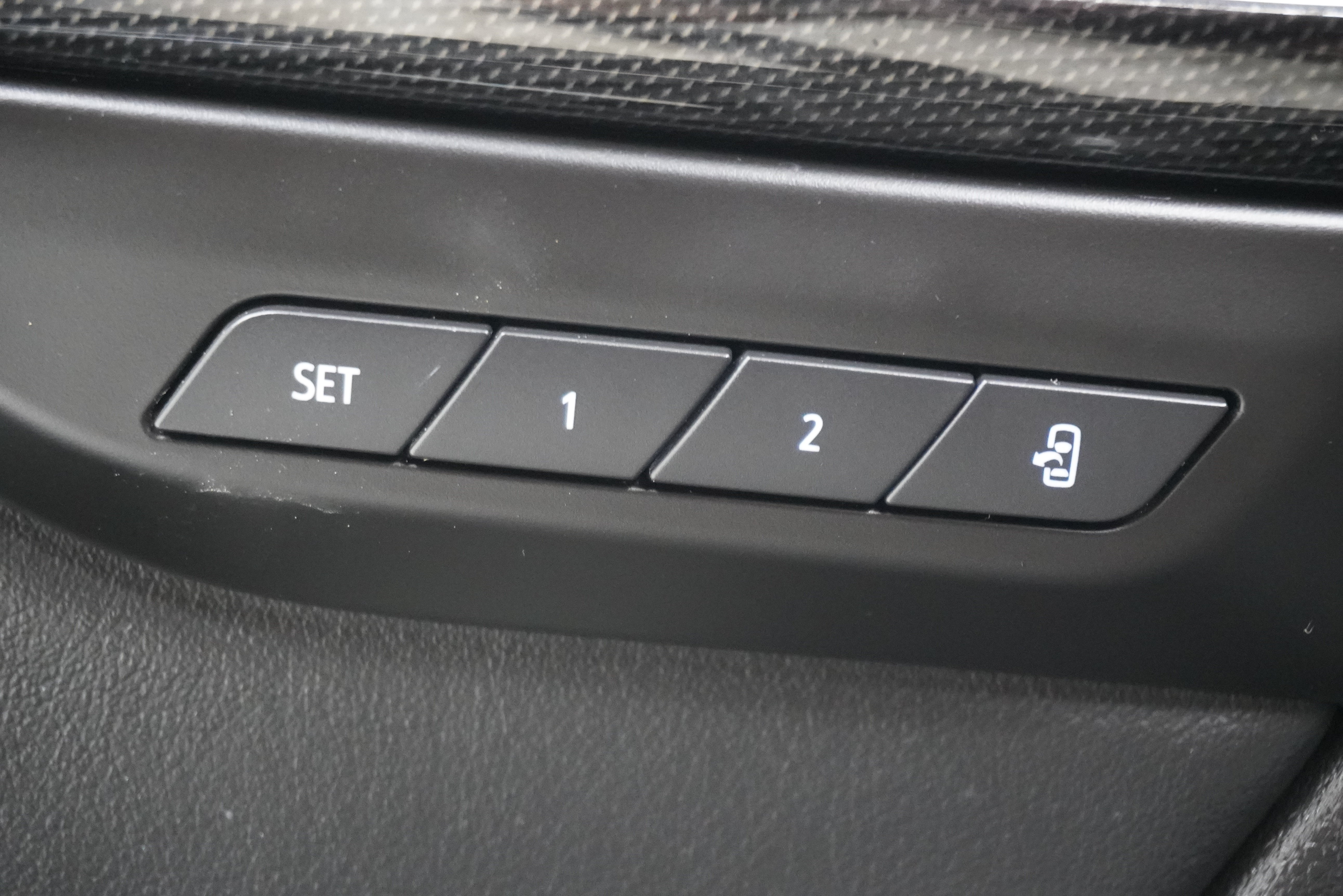 Used 2022 Buick Envision Essence w/ Sport Touring Package FWD image 16