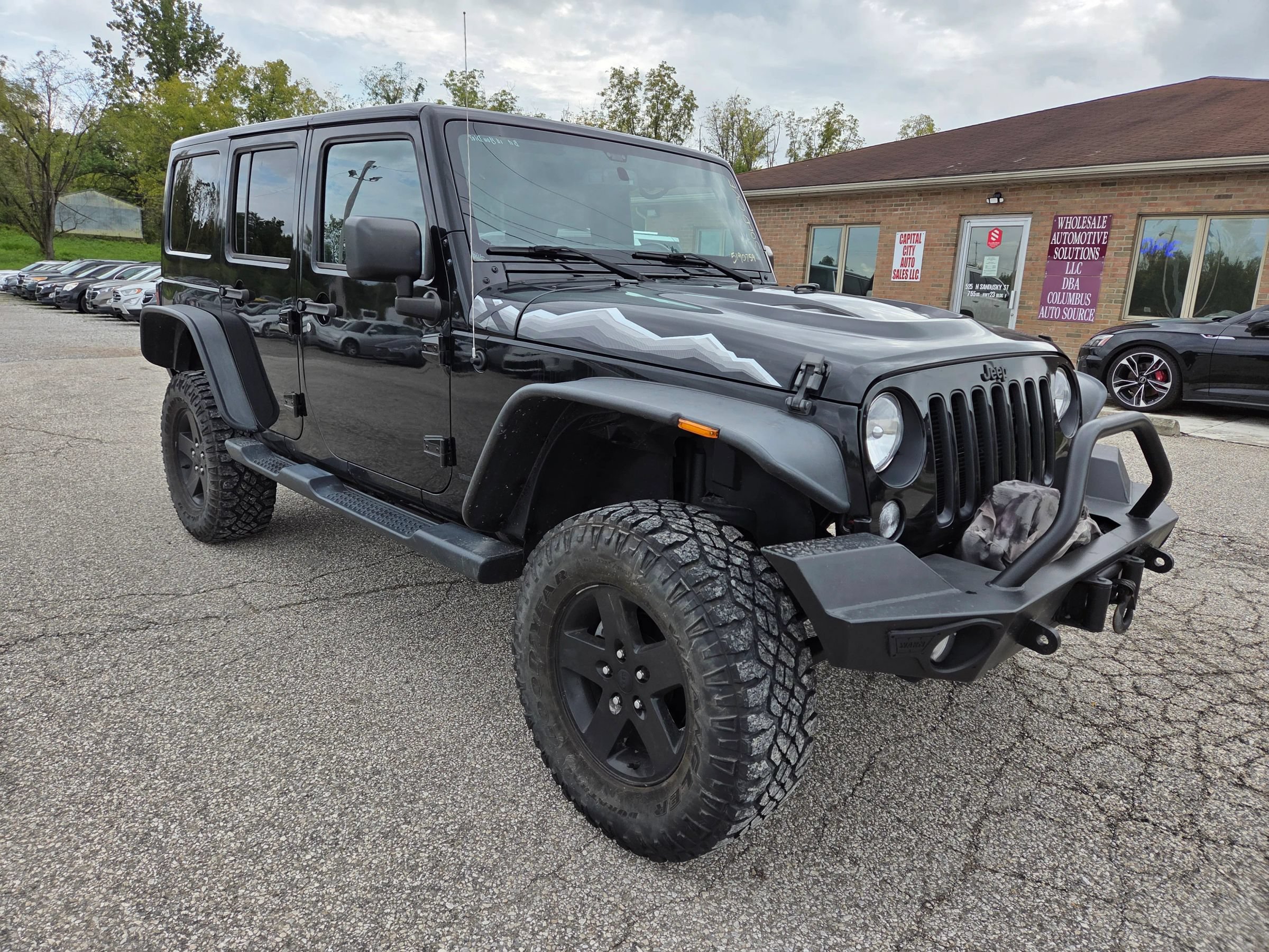 Used 2015 Jeep Wrangler Unlimited Sahara w/ Quick Order Package 24X AWD/4WD image 3