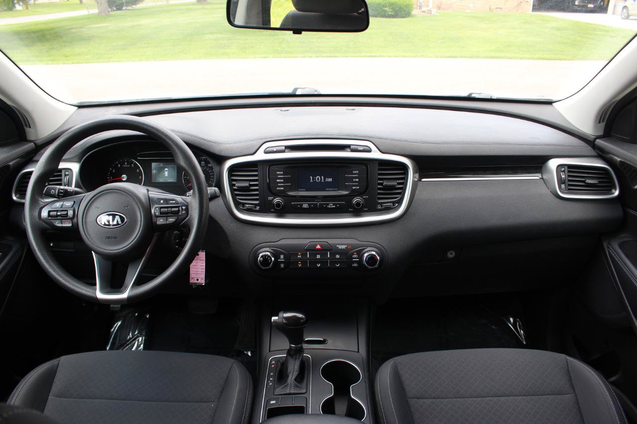 Used 2017 Kia Sorento FWD image 26