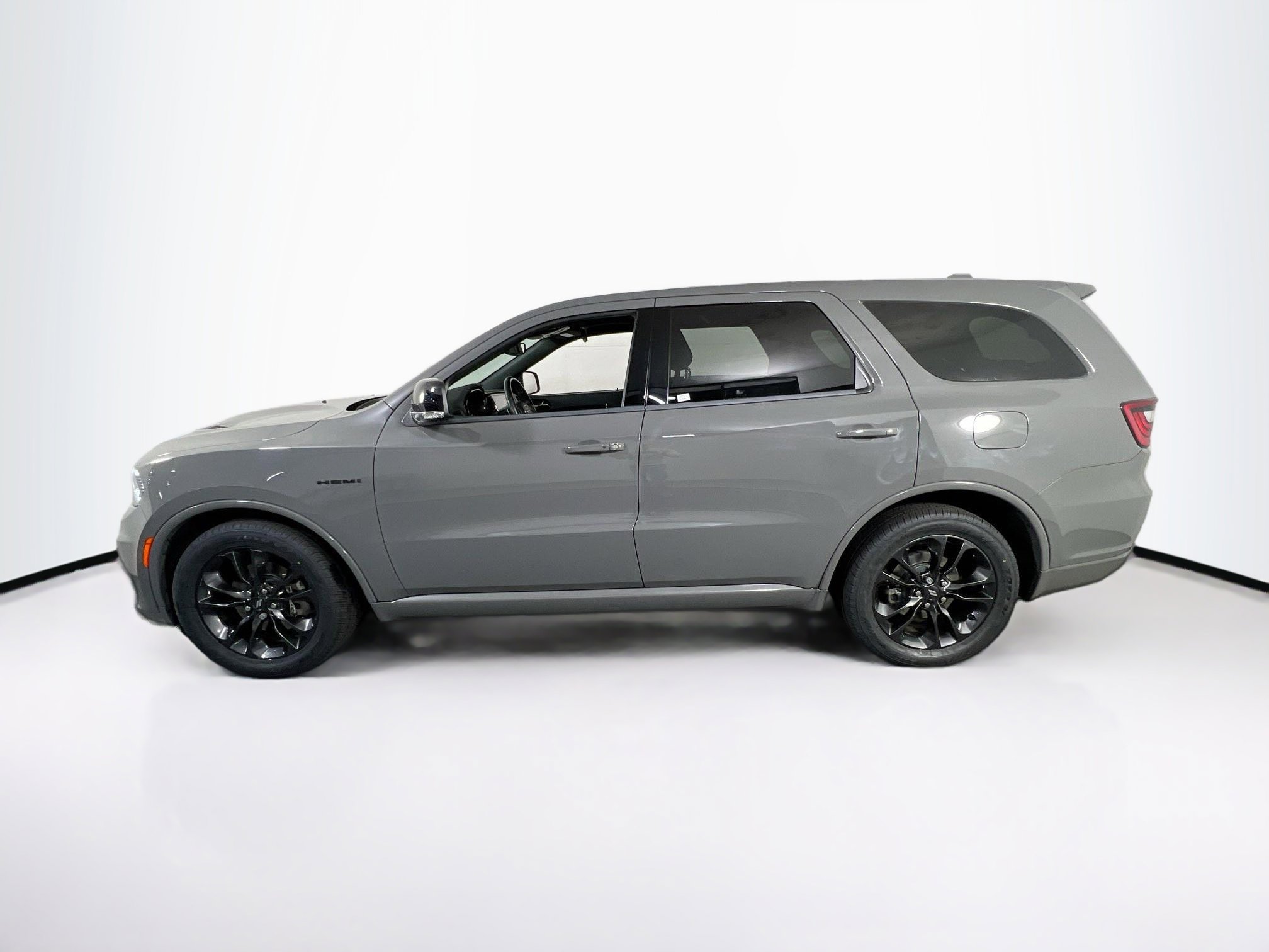 Used 2022 Dodge Durango R/T w/ Blacktop Package image 8