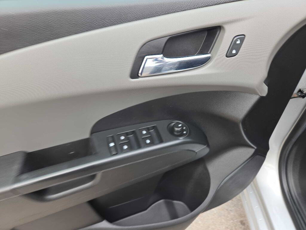 Used 2016 Chevrolet Sonic LT FWD image 9