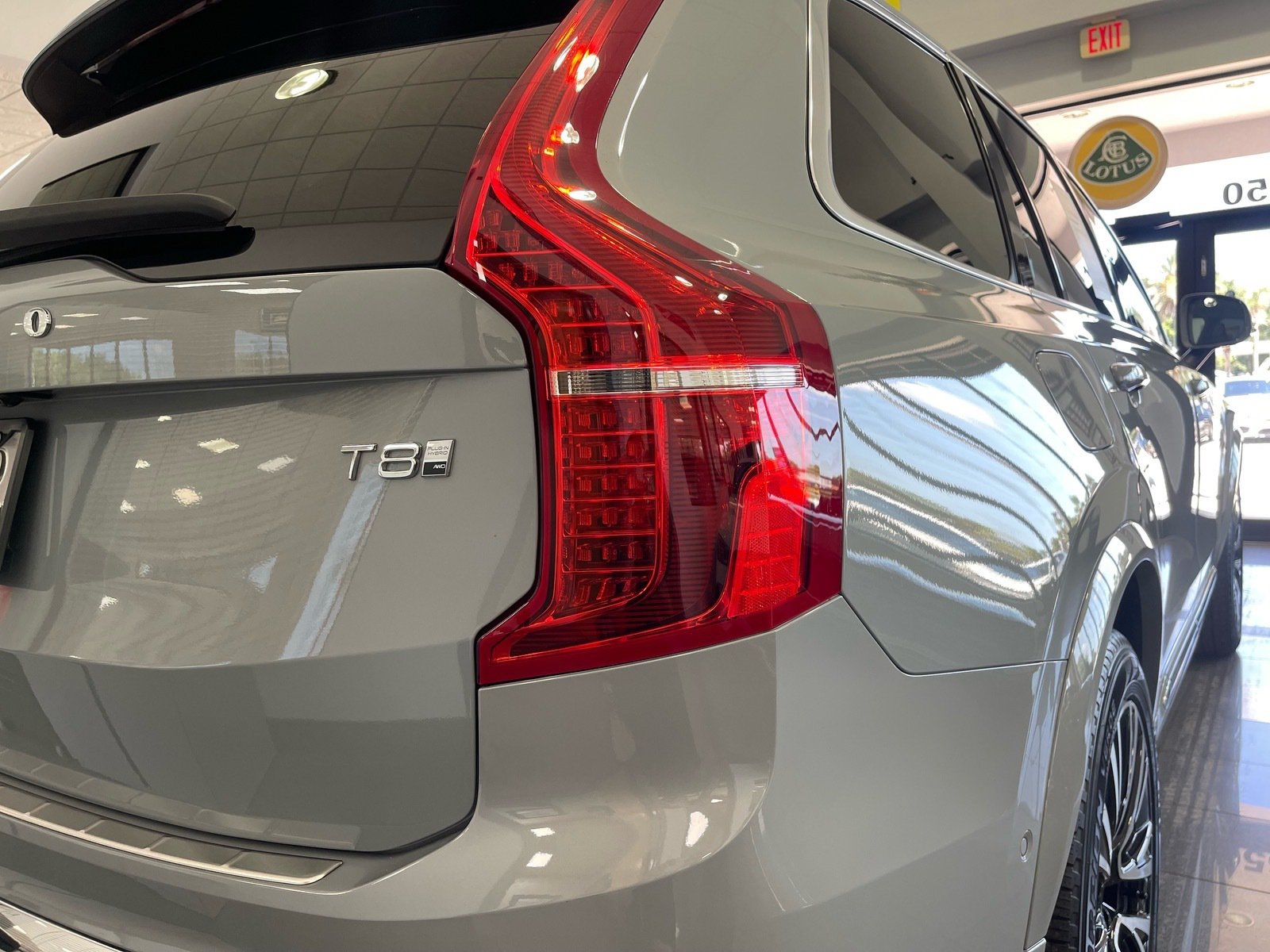 Used 2025 Volvo XC90 T8 Plus w/ Protection Package Premier AWD/4WD image 17