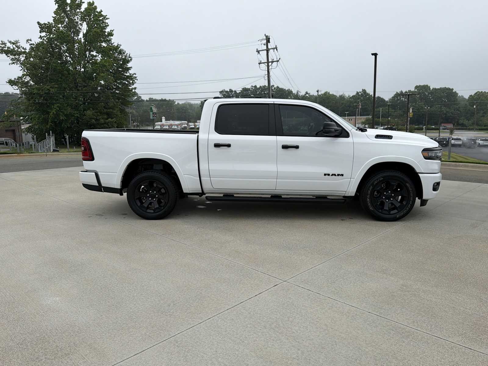 Used 2025 RAM 1500 Big Horn AWD/4WD image 23
