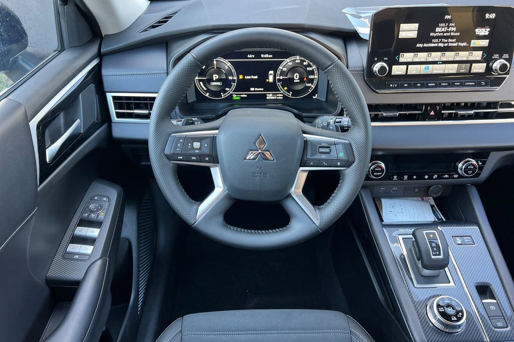 New 2025 Mitsubishi Outlander SE image 15