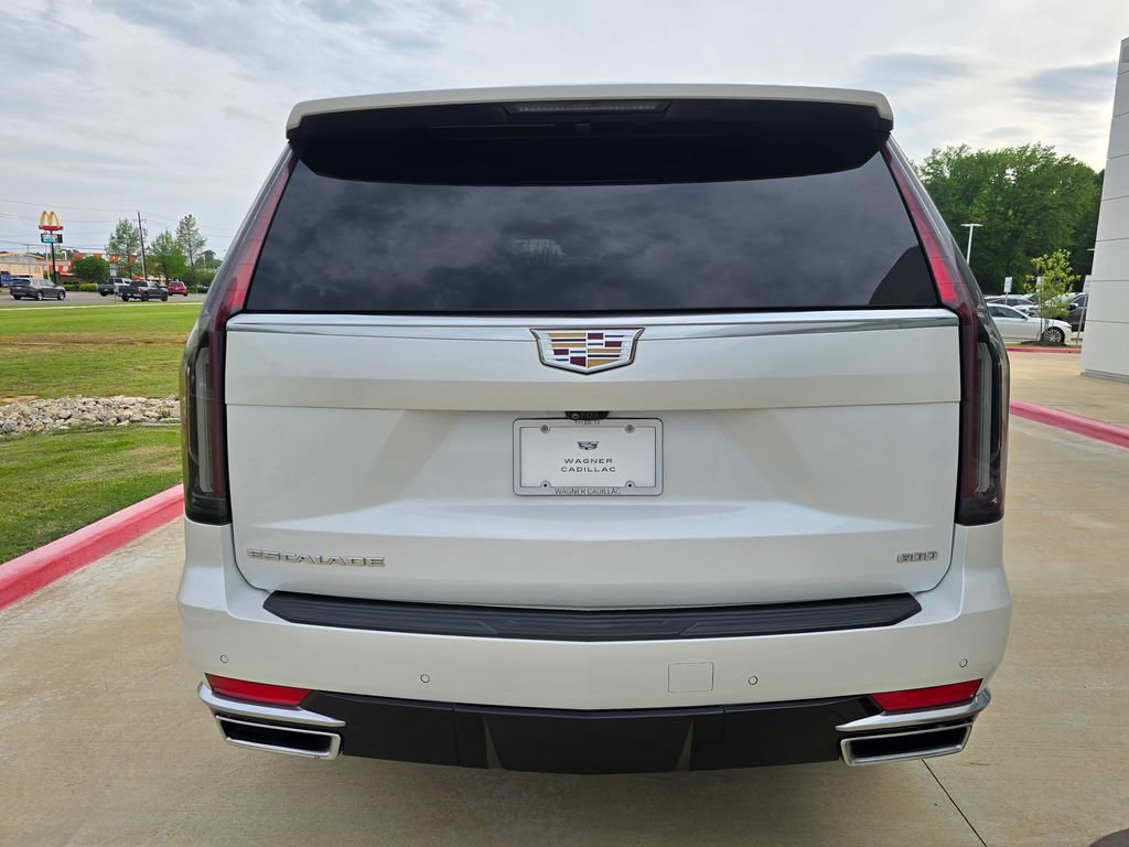 Used 2024 Cadillac Escalade Premium Luxury Platinum RWD image 4