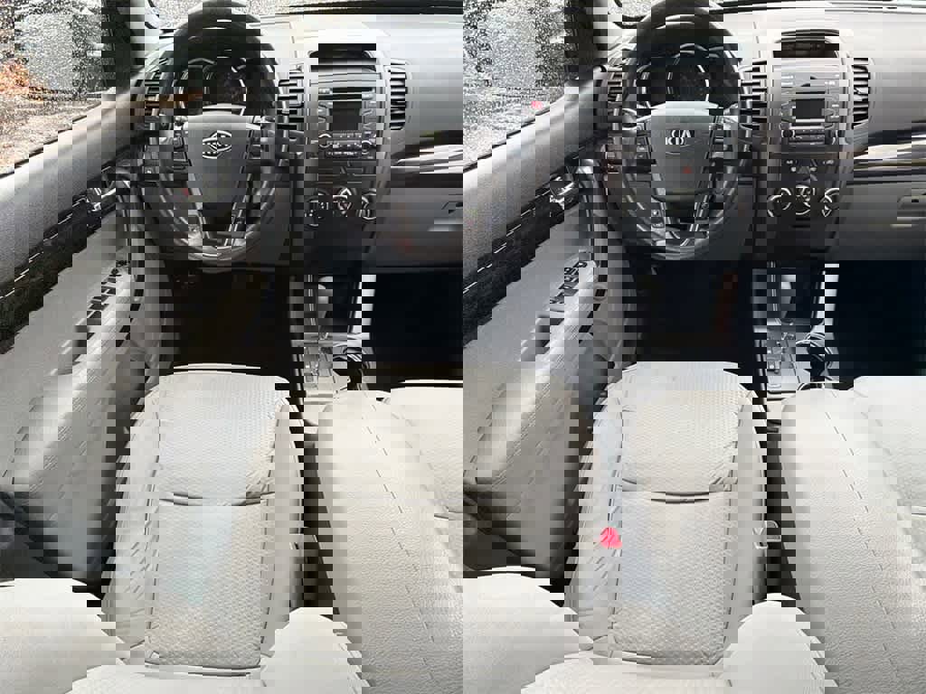 Used 2013 Kia Sorento LX w/ Value Pkg image 19