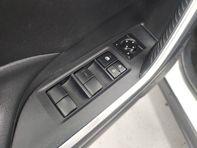 Used 2021 Toyota RAV4 XLE AWD/4WD image 13