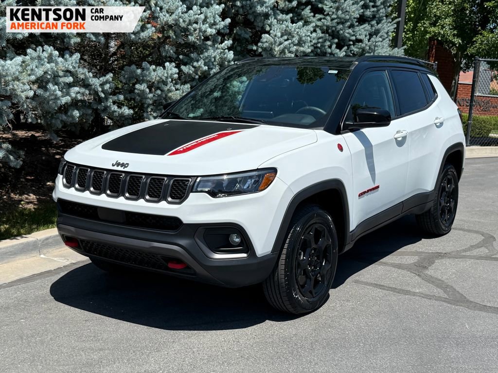 Used 2023 Jeep Compass Trailhawk image 3