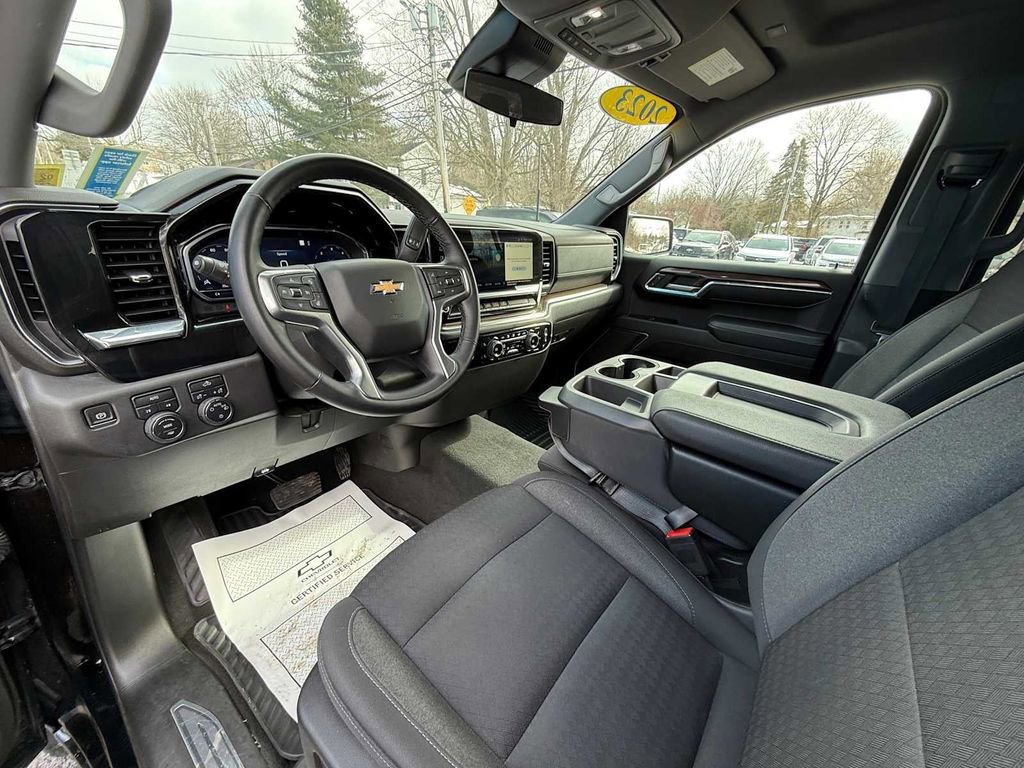 Used 2023 Chevrolet Silverado 1500 LT image 17