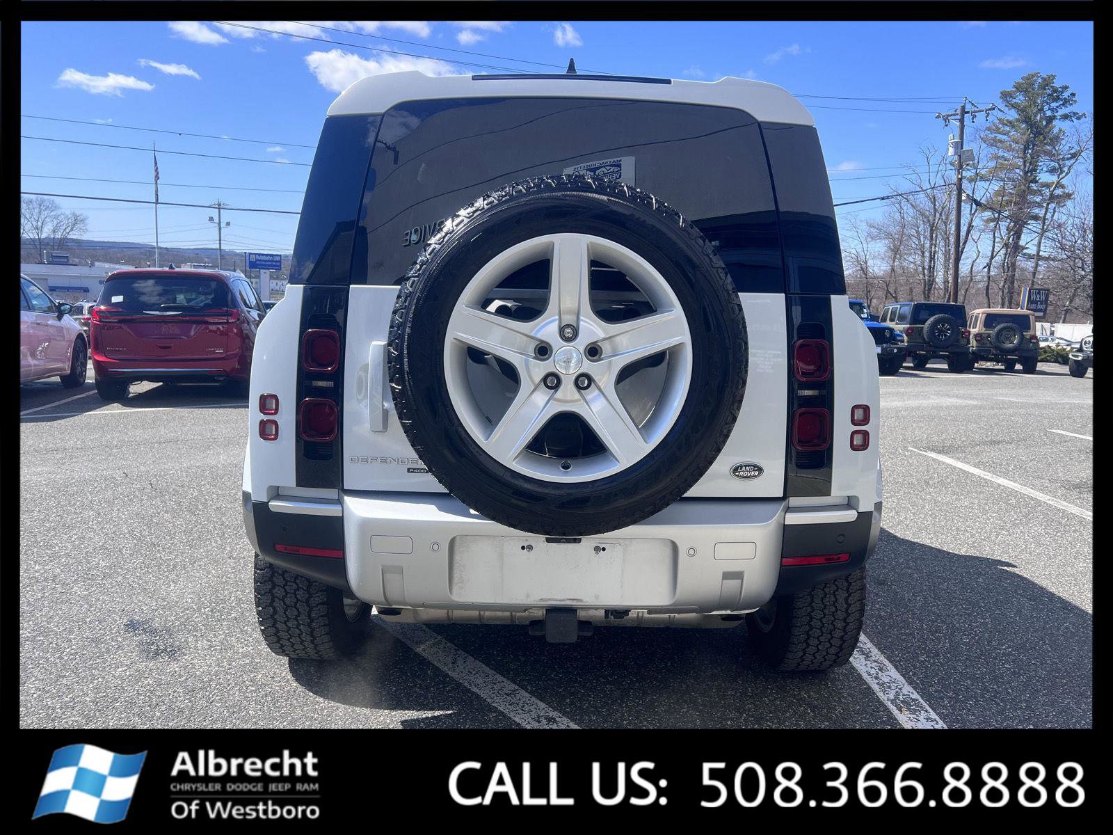 Used 2023 Land Rover Defender 90 SE image 4