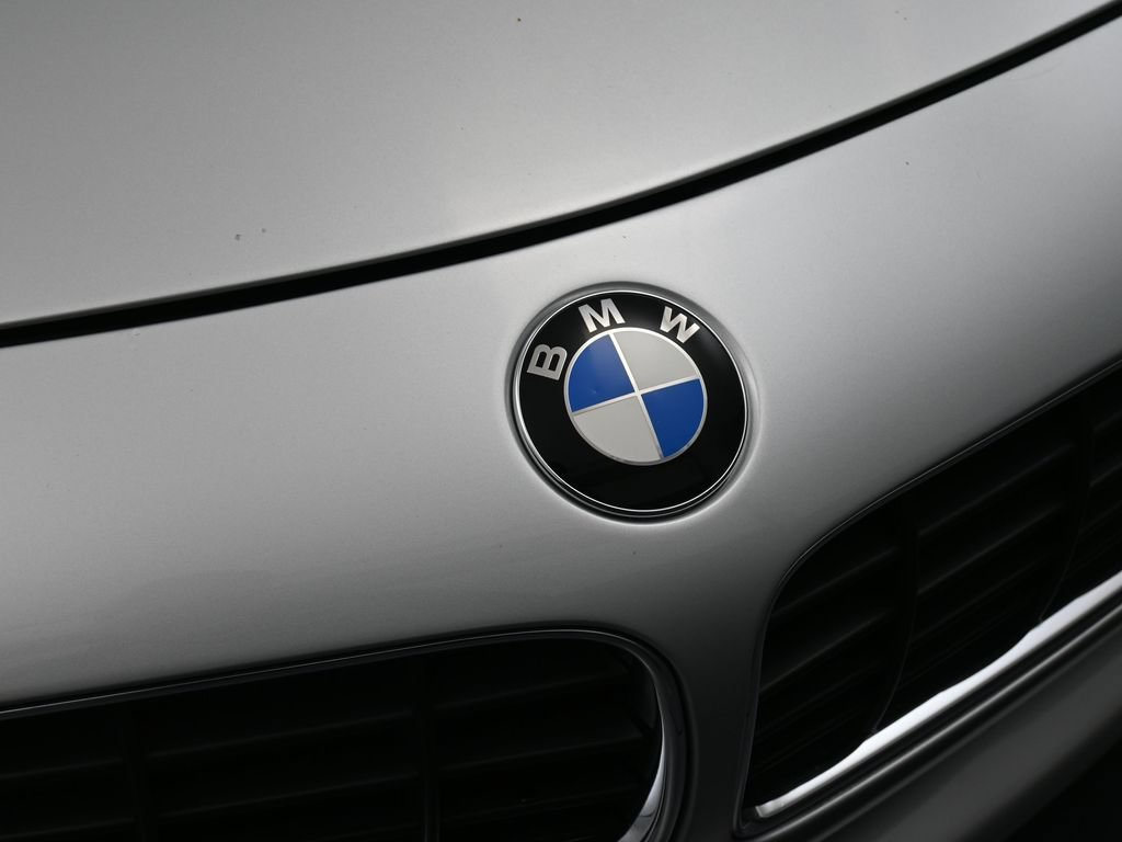 Used 2001 BMW Z8 RWD image 13