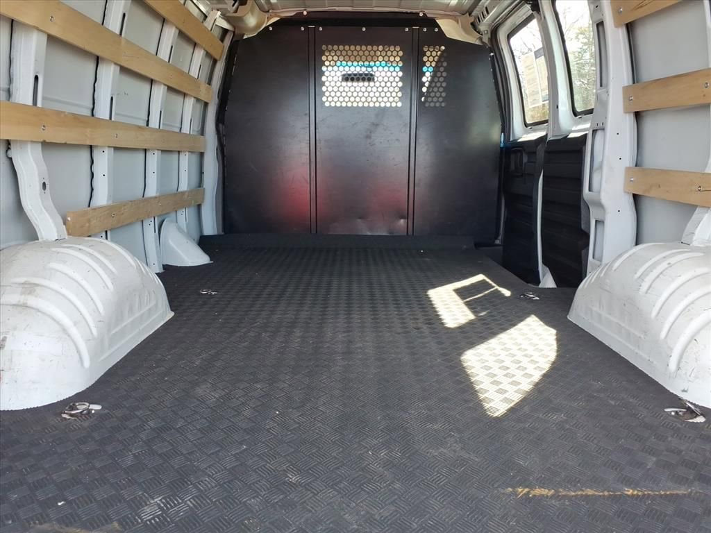 Used 2024 GMC Savana 2500 Work Van w/ Driver Convenience Package image 12