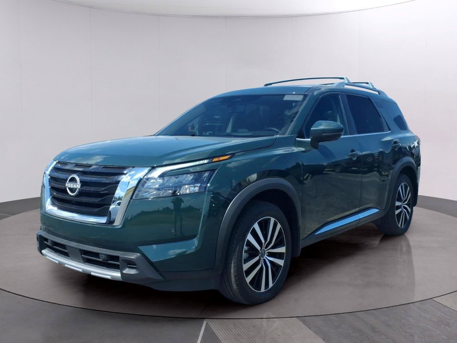 Used 2025 Nissan Pathfinder Platinum w/ Cargo Package