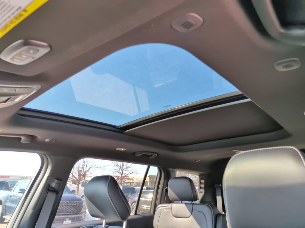 New 2026 Jeep Grand Cherokee L Limited AWD/4WD image 30