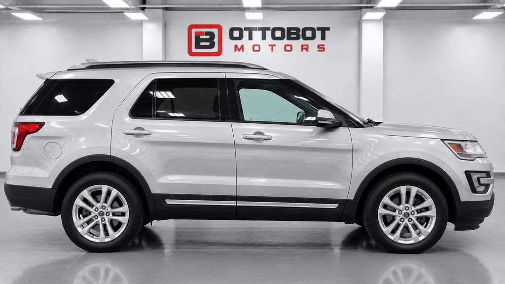 Used 2017 Ford Explorer XLT AWD/4WD image 7