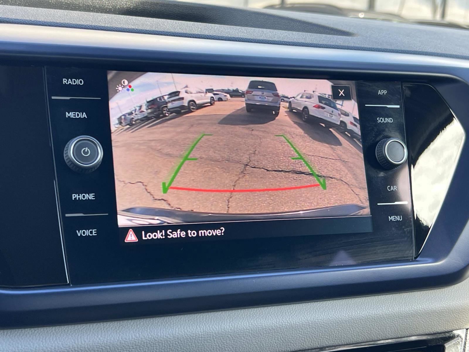 Certified 2022 Volkswagen Taos SE image 14