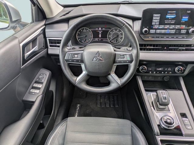 Used 2022 Mitsubishi Outlander SE image 17