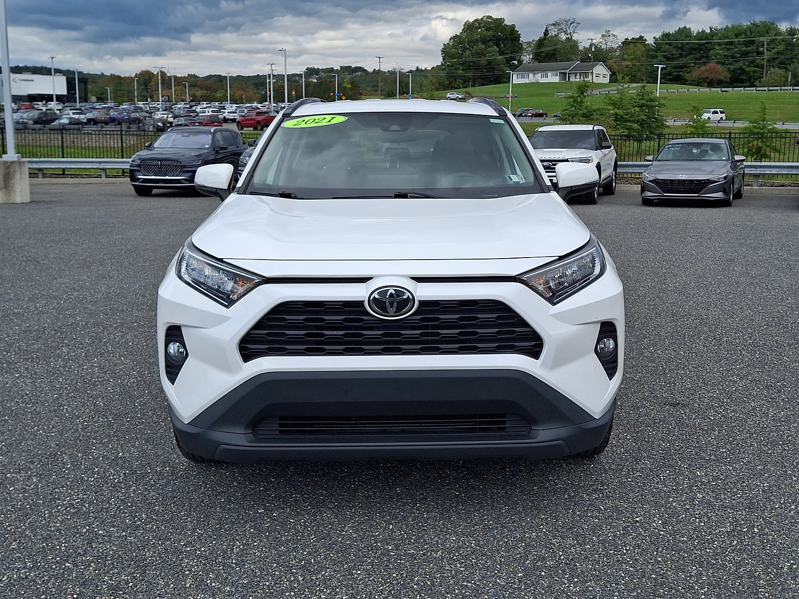 Used 2021 Toyota RAV4 XLE AWD/4WD image 2