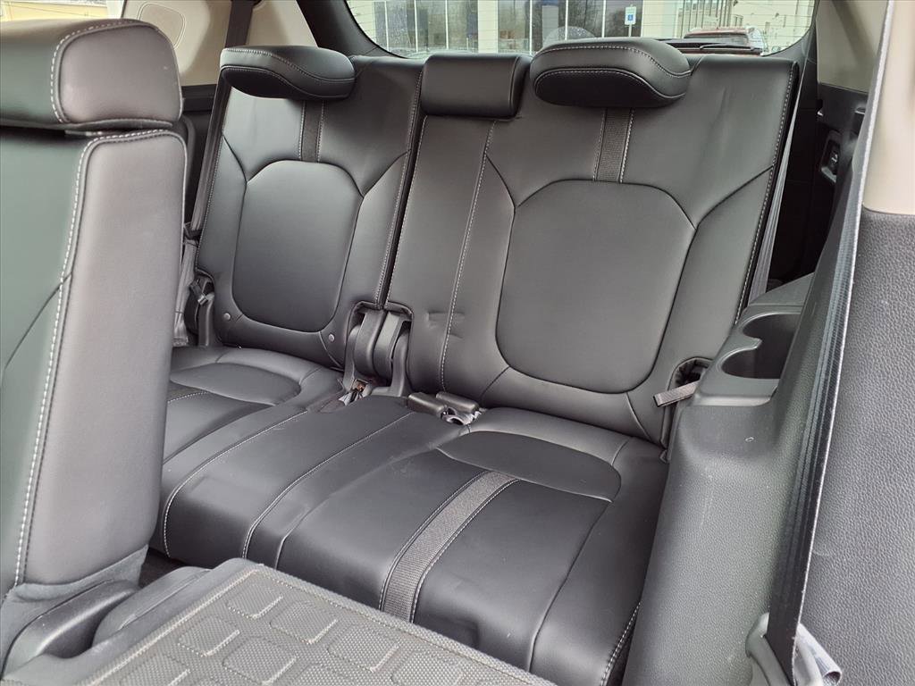 Used 2025 Honda Pilot Touring image 21